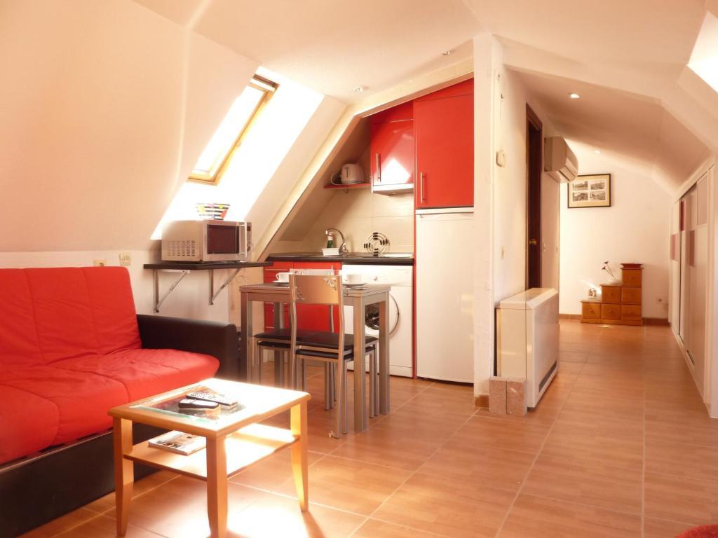Apartamentos Madrid Centro Luaran gambar