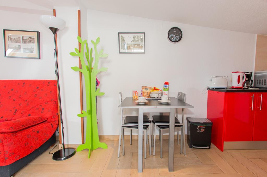 Apartamentos Madrid Centro Luaran gambar