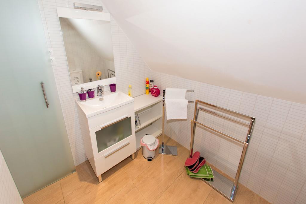 Apartamentos Madrid Centro Luaran gambar