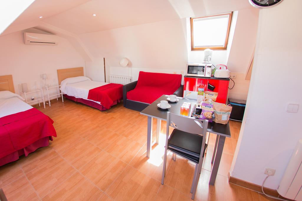 Apartamentos Madrid Centro Luaran gambar