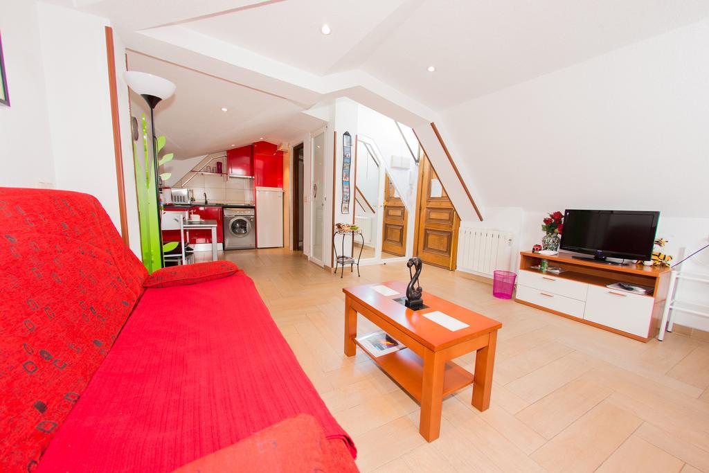 Apartamentos Madrid Centro Luaran gambar
