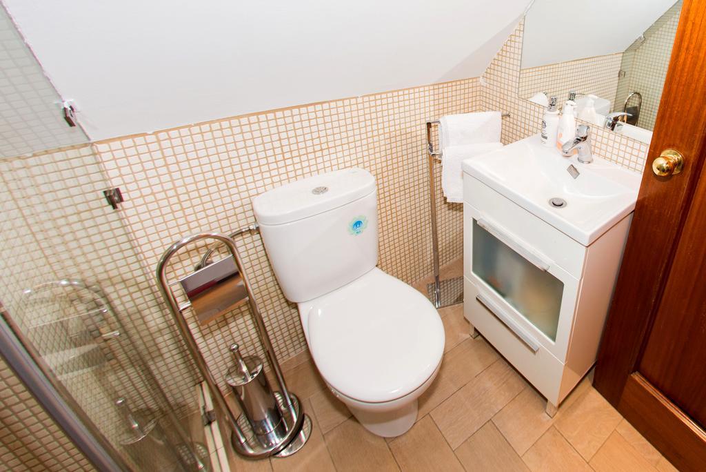 Apartamentos Madrid Centro Luaran gambar