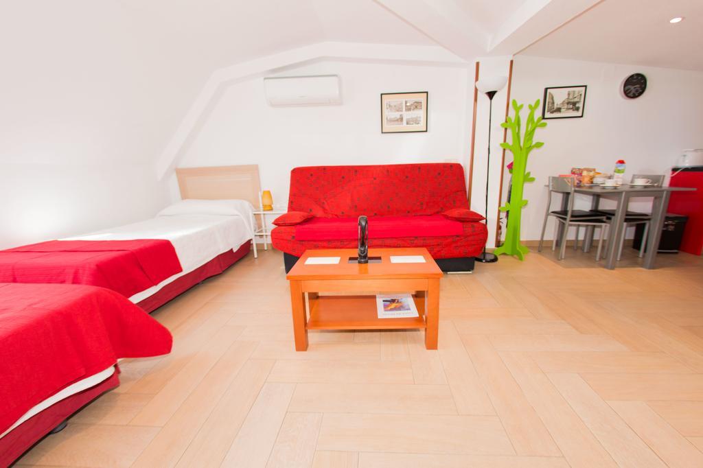 Apartamentos Madrid Centro Luaran gambar