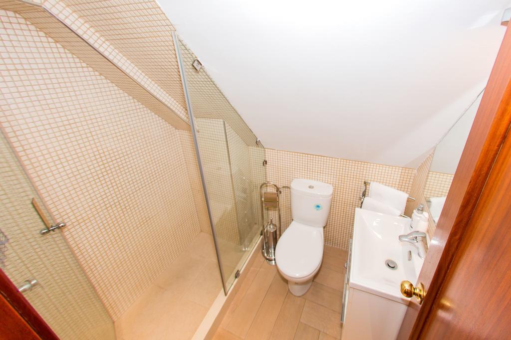 Apartamentos Madrid Centro Luaran gambar