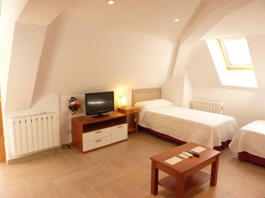 Apartamentos Madrid Centro Luaran gambar