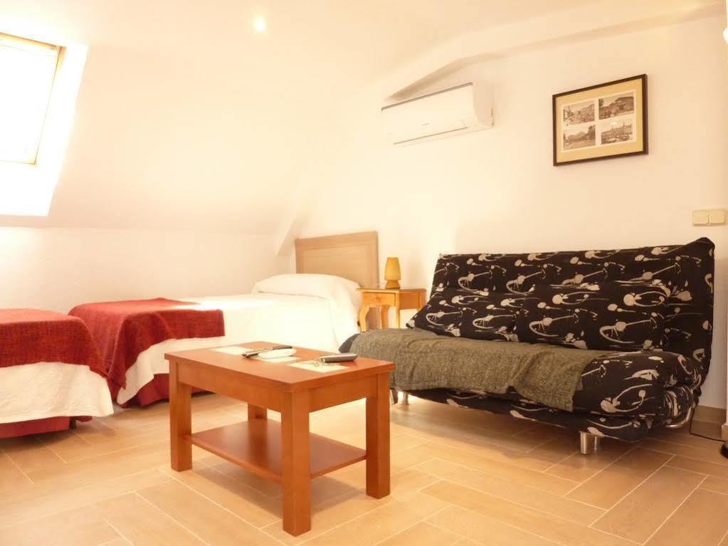 Apartamentos Madrid Centro Luaran gambar
