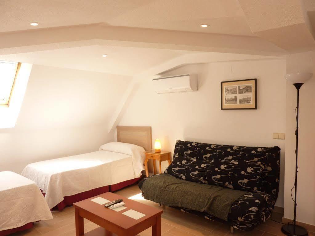 Apartamentos Madrid Centro Luaran gambar