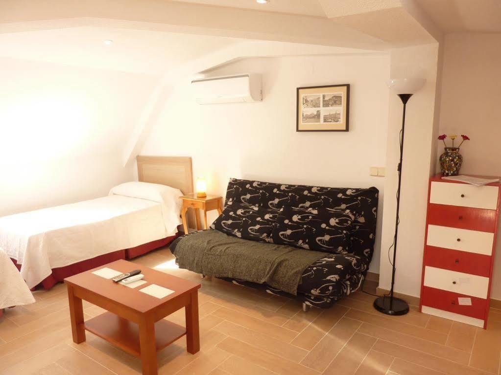 Apartamentos Madrid Centro Luaran gambar